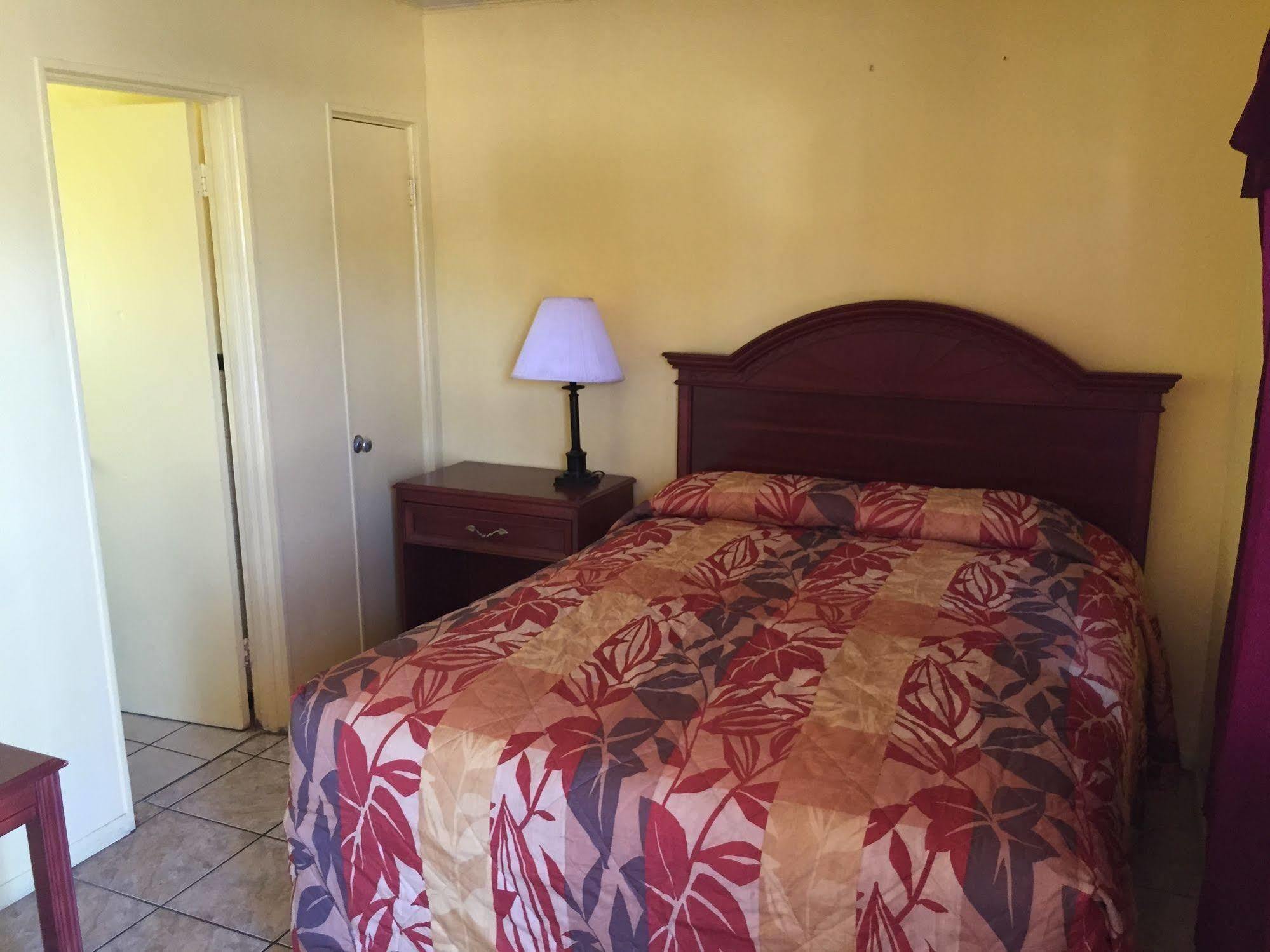 Twi Light Motel Holly Hill Экстерьер фото