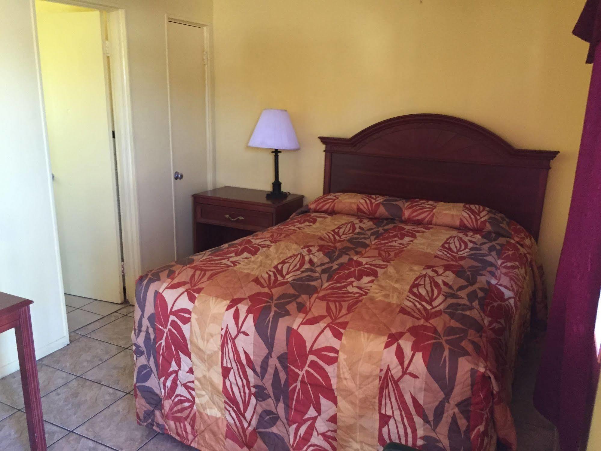 Twi Light Motel Holly Hill Экстерьер фото